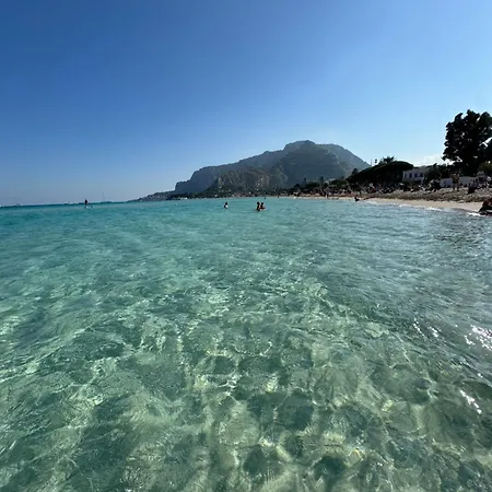 Mondello Cottage *