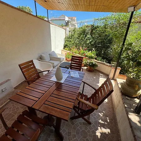 Mondello Cottage * Mondello